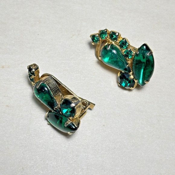 Vtg Emerald Green Rhinestone Prong Set Clip On Earrings Gold-tone - Picture 3 of 16